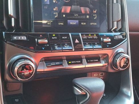 Used 2024 Lexus LX 600 F Sport image 16