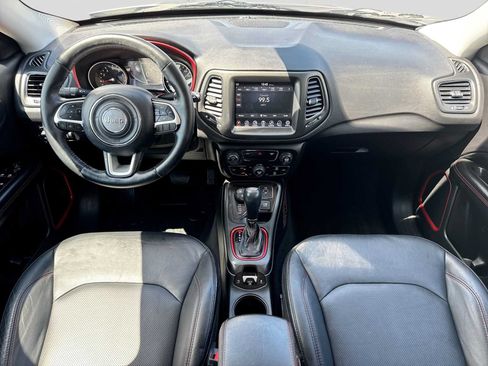 Used 2017 Jeep Compass Trailhawk w/ Leather Interior Group AWD/4WD image 14