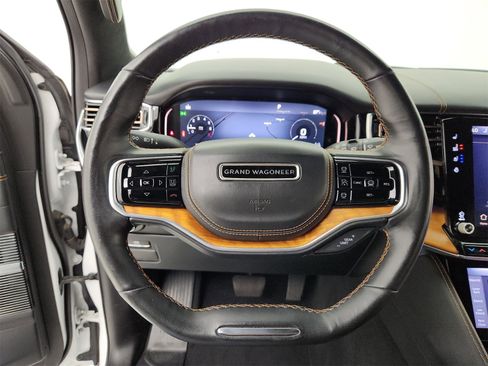Used 2022 Jeep Grand Wagoneer Series III image 18
