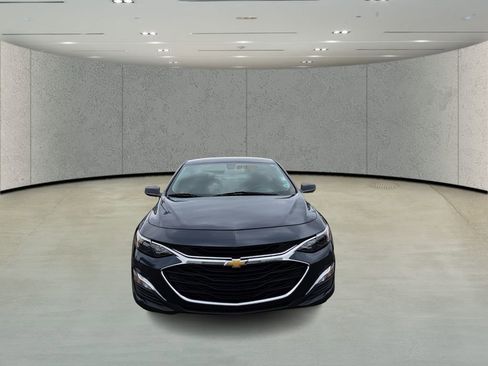 Used 2020 Chevrolet Malibu LS image 2