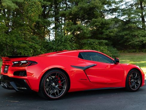 Used 2025 Chevrolet Corvette Z06 w/ Battery Protection Package image 9