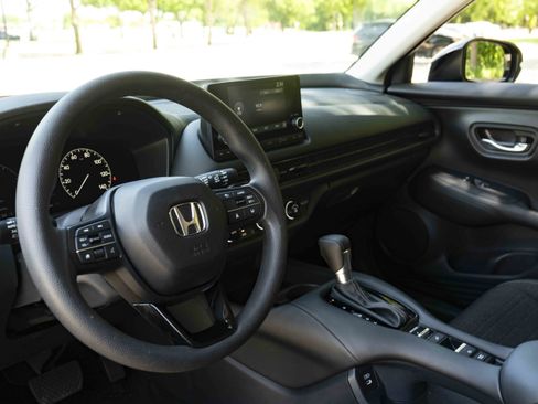 Certified 2025 Honda HR-V LX image 16