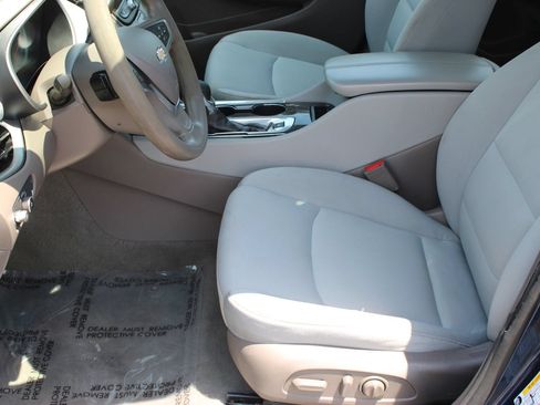 Used 2022 Chevrolet Malibu LT FWD image 11