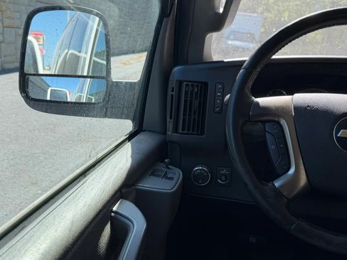 Used 2017 Chevrolet Express 2500 LS RWD image 16