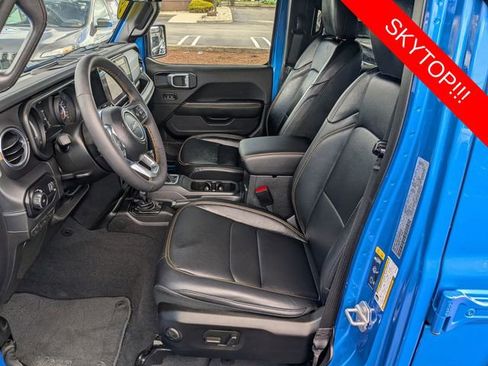 Certified 2024 Jeep Wrangler Unlimited Sahara w/ Technology Group AWD/4WD image 9