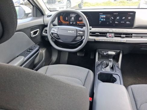 Used 2025 Kia K4 LXS image 8