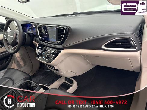 Used 2024 Chrysler Pacifica Limited FWD image 80