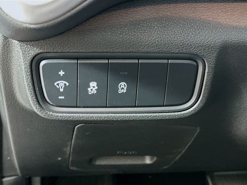 Used 2025 Kia Soul LX w/ LX Technology Package FWD image 17