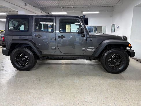 Used 2014 Jeep Wrangler Unlimited Sport w/ Connectivity Group image 6