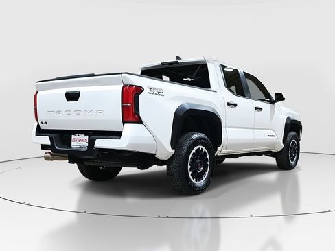 Used 2024 Toyota Tacoma TRD Off-Road image 5