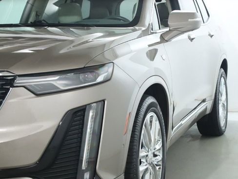 Used 2023 Cadillac XT6 Premium Luxury w/ Technology Package AWD/4WD image 4