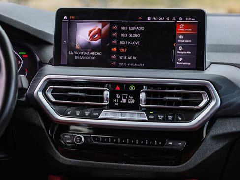 Used 2022 BMW X4 xDrive30i w/ M Sport Package 2 AWD/4WD image 3