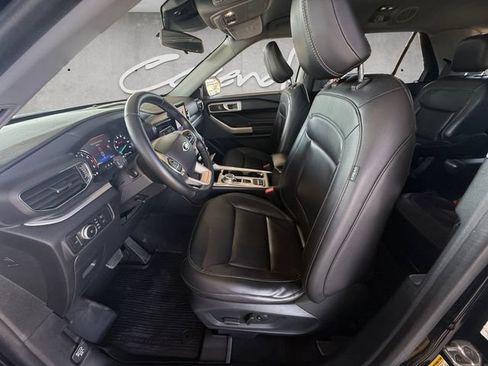 Used 2022 Ford Explorer XLT w/ Equipment Group 202A RWD image 19