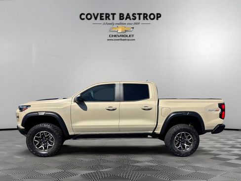 Used 2023 Chevrolet Colorado ZR2 w/ ZR2 Convenience Package III image 3