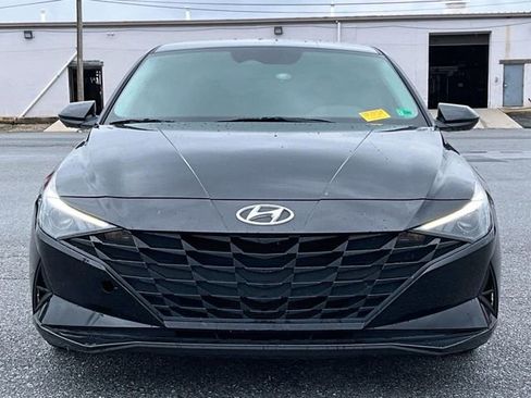 Used 2021 Hyundai Elantra SE FWD image 4