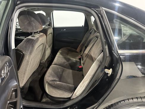 Used 2014 Chevrolet Impala LT w/ LT Sunroof Package FWD image 17