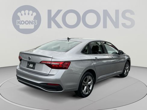 Used 2022 Volkswagen Jetta SE FWD image 7