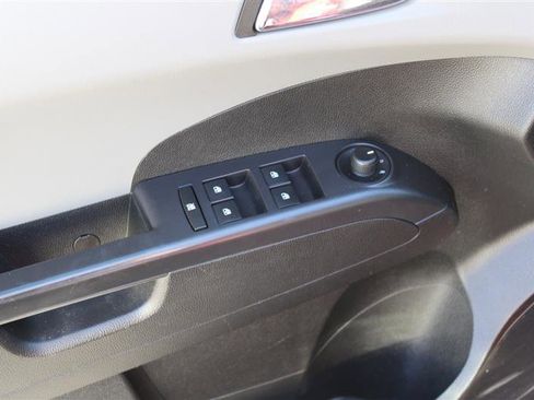 Used 2013 Chevrolet Sonic LT image 10