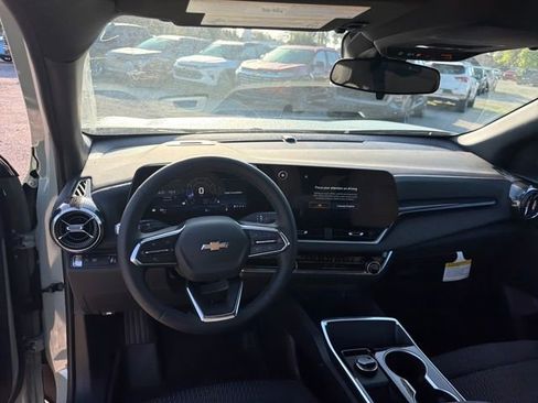 New 2026 Chevrolet Equinox LT FWD image 26