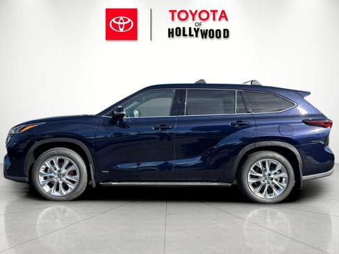 New 2026 Toyota Highlander Limited image 9