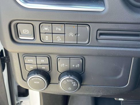 Used 2023 Chevrolet Tahoe Premier AWD/4WD image 19