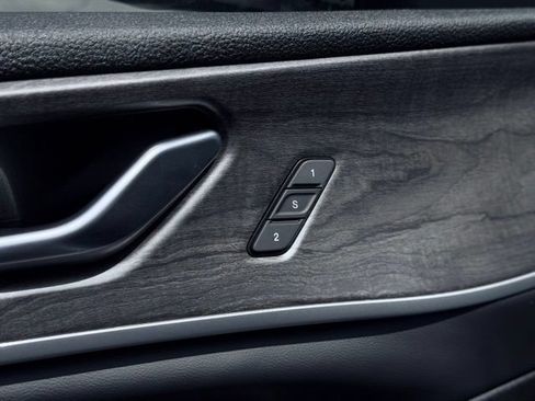 Certified 2023 Jeep Grand Cherokee Limited w/ Luxury Tech Group II AWD/4WD image 13