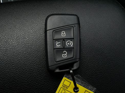 Used 2018 Volkswagen Atlas SEL FWD image 30