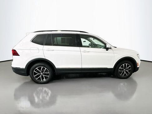 Used 2021 Volkswagen Tiguan SE image 8
