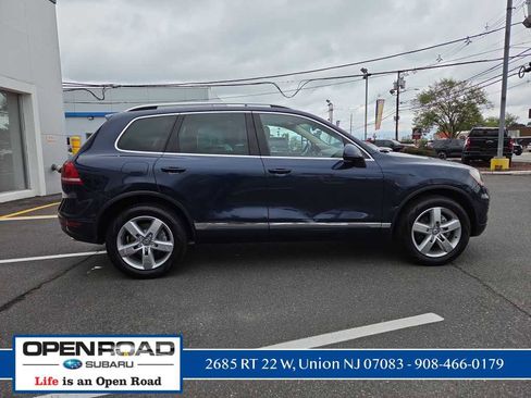 Used 2012 Volkswagen Touareg Sport AWD/4WD image 8