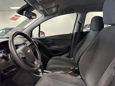 Used 2020 Chevrolet Trax LS image 15