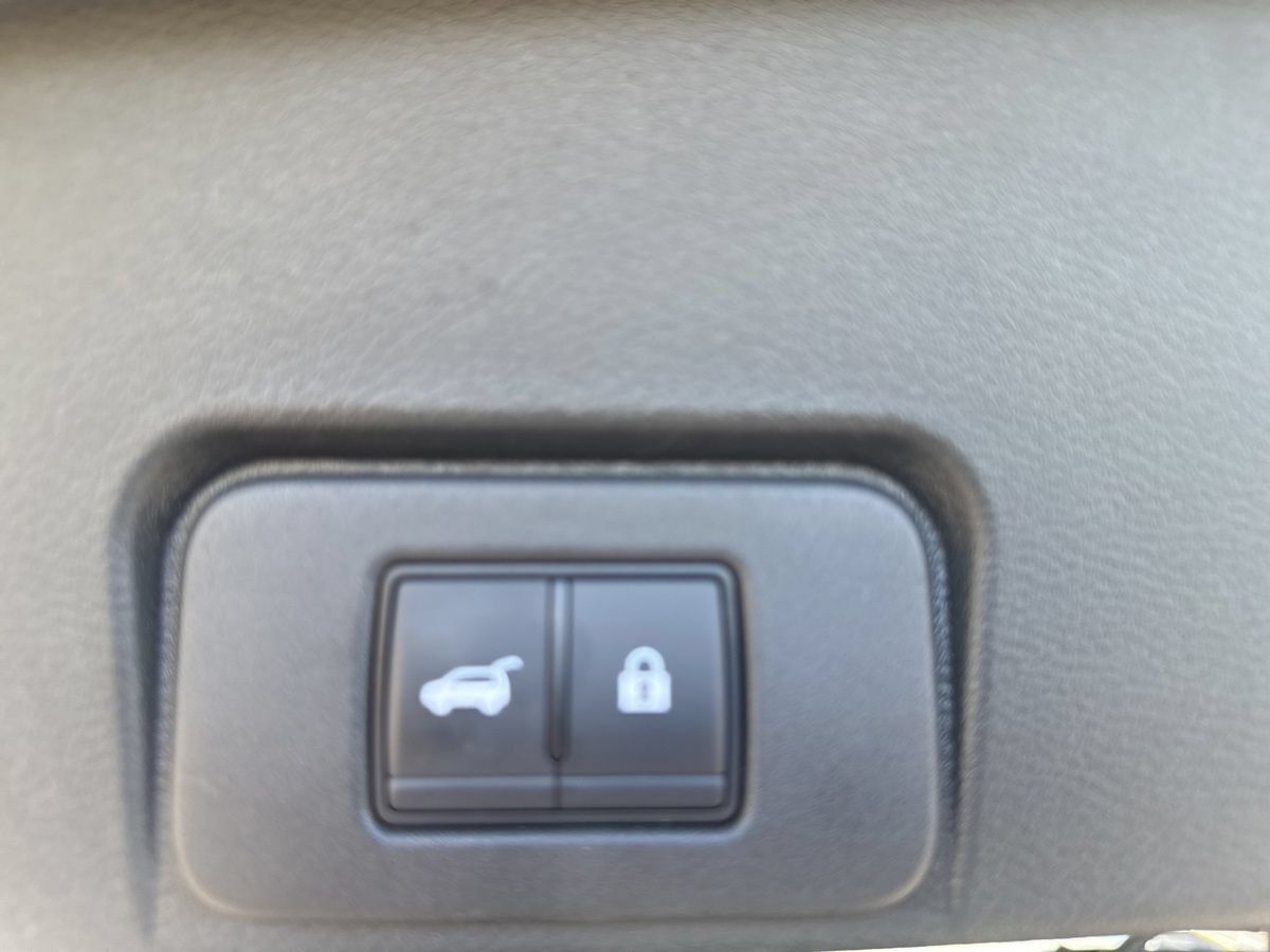 Used 2023 Nissan Rogue SV w/ SV Premium B Package AWD/4WD image 41