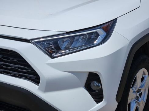 Used 2019 Toyota RAV4 XLE FWD image 10