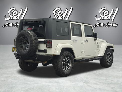 Used 2010 Jeep Wrangler Unlimited Sahara w/ Trailer Tow Group image 16