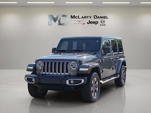Used 2019 Jeep Wrangler Unlimited Sahara AWD/4WD image 2