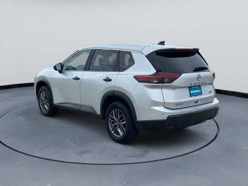 Used 2024 Nissan Rogue S AWD/4WD image 9