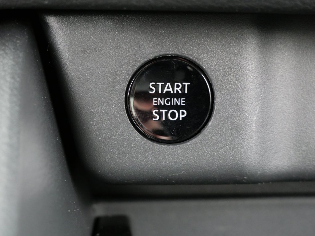 Used 2025 Nissan Rogue S AWD/4WD image 20