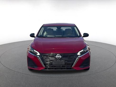 Used 2025 Nissan Altima 2.5 SV image 4