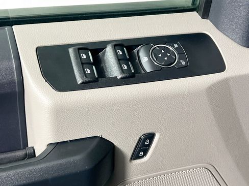 Used 2022 Ford F250 XL w/ Power Equipment Group image 16