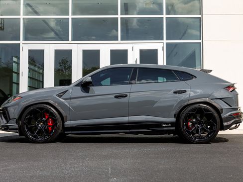 Used 2023 Lamborghini Urus Performante image 9