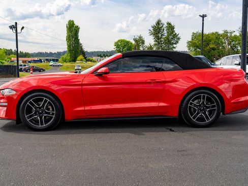 Used 2019 Ford Mustang Premium RWD image 10
