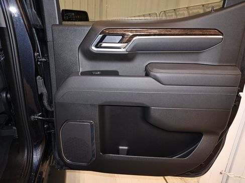 Used 2025 GMC Sierra 1500 Elevation w/ Elevation Premium Package image 16