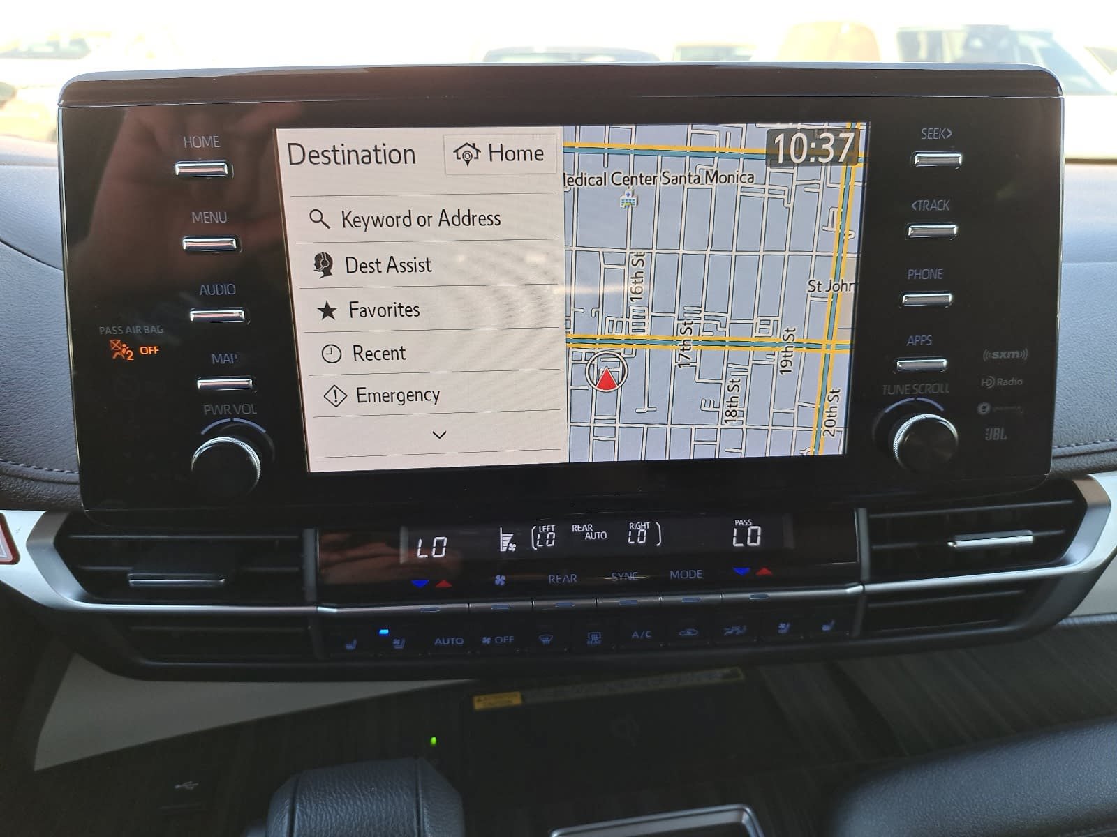 Used 2024 Toyota Sienna Platinum FWD image 24