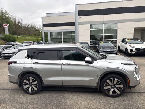 Used 2025 Mitsubishi Outlander SE AWD/4WD image 8