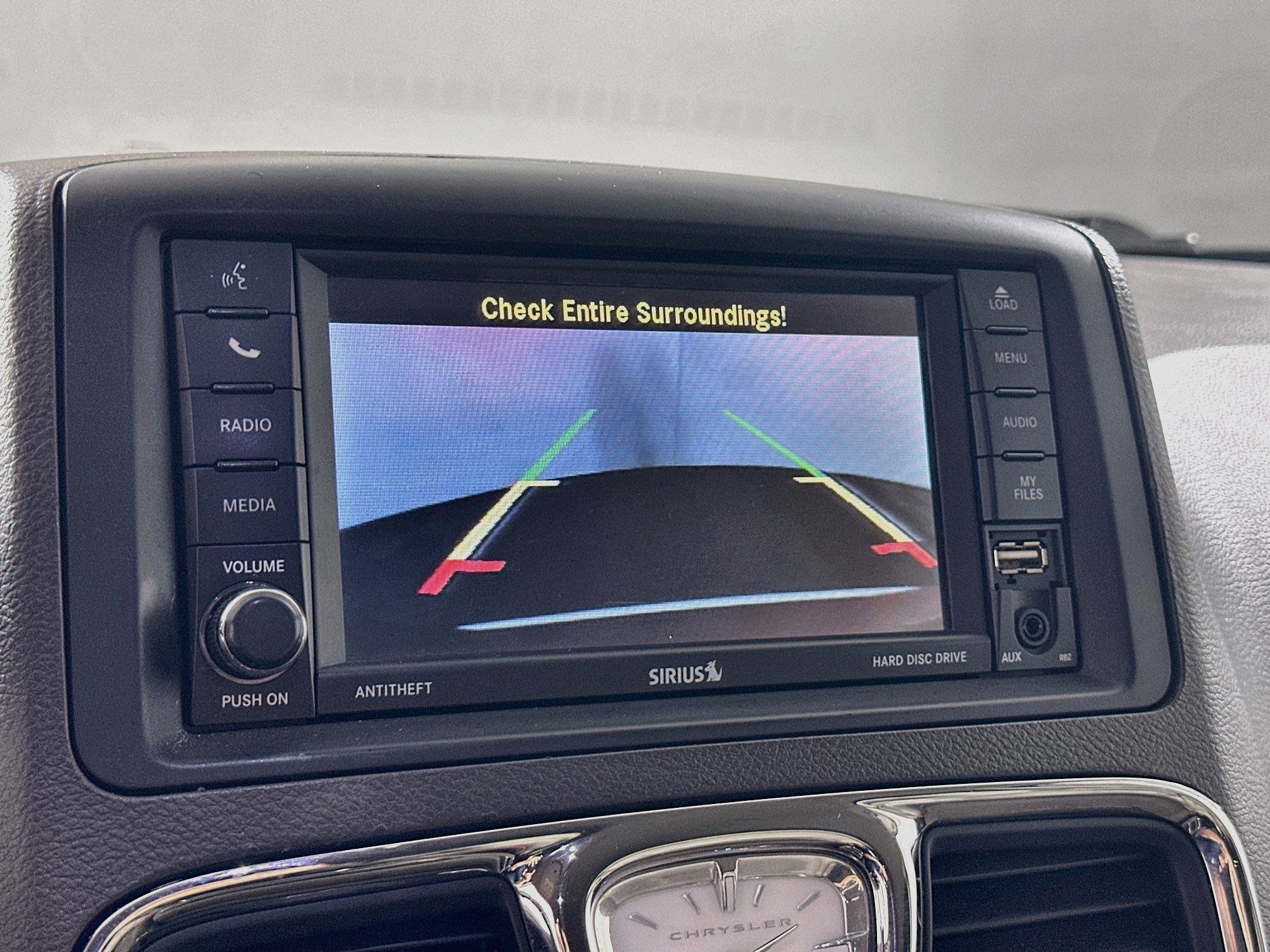 Used 2016 Chrysler Town & Country Touring FWD image 21