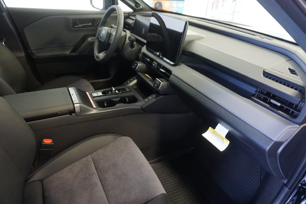 Used 2026 Toyota RAV4 XSE w/ Panoramic Sun Roof Package AWD/4WD image 27