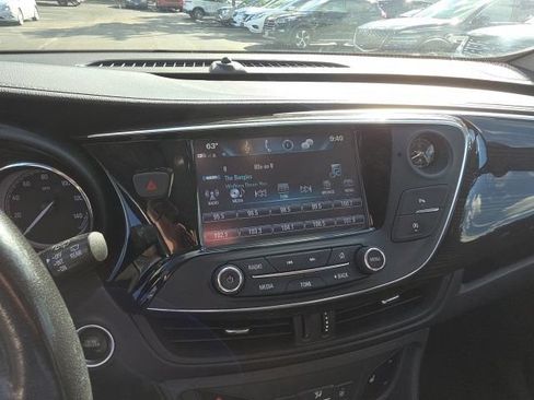 Used 2020 Buick Envision Essence w/ Experience Buick Package FWD image 10