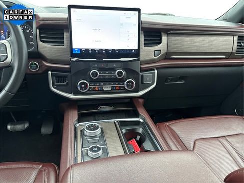 Used 2024 Ford Expedition Limited image 11