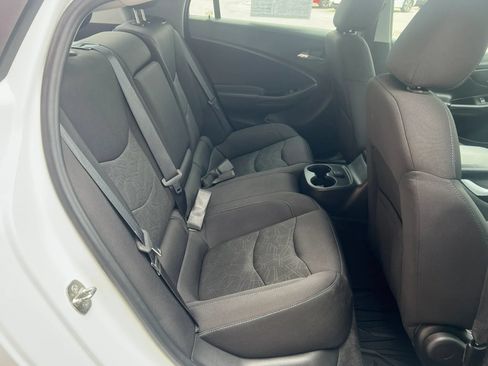 Used 2018 Chevrolet Volt LT w/ Comfort Package FWD image 7