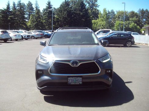 Used 2023 Toyota Highlander Limited AWD/4WD image 8
