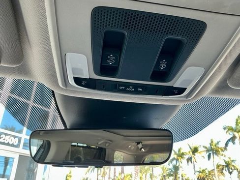 Used 2023 Honda Pilot Touring image 36